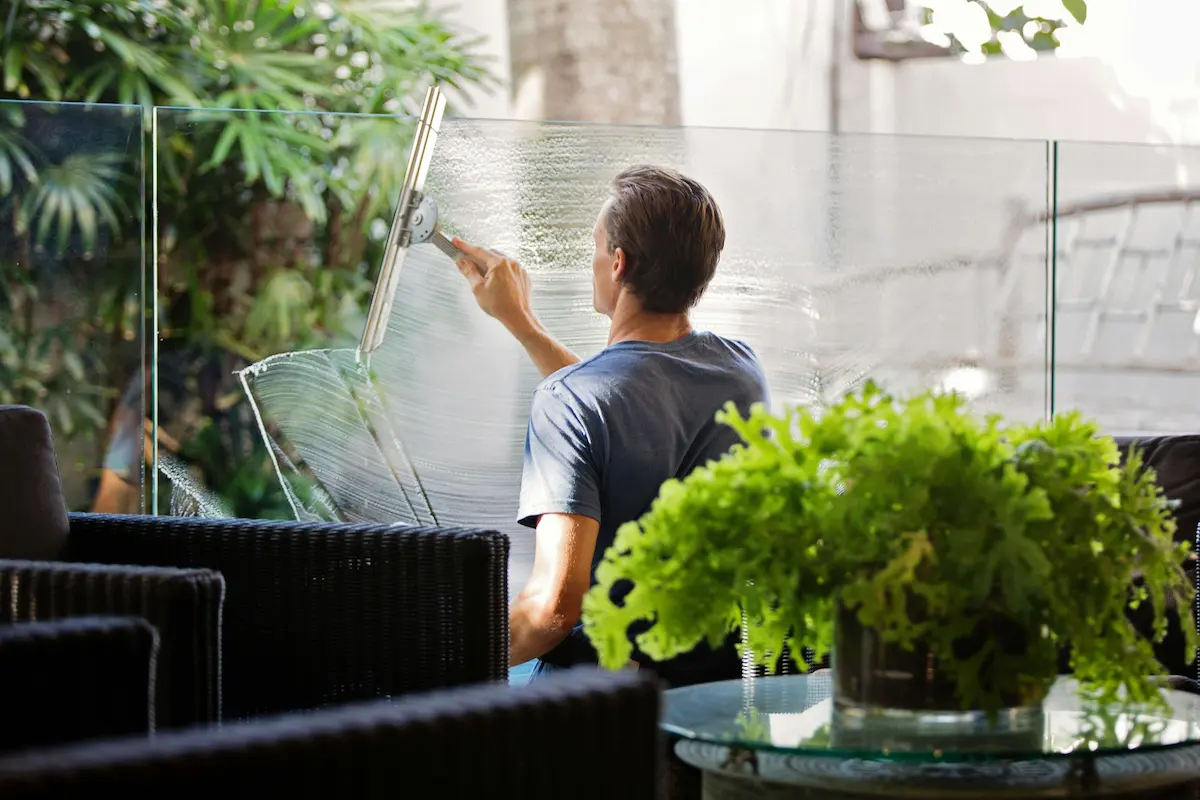 Commercial Glass Cleaning